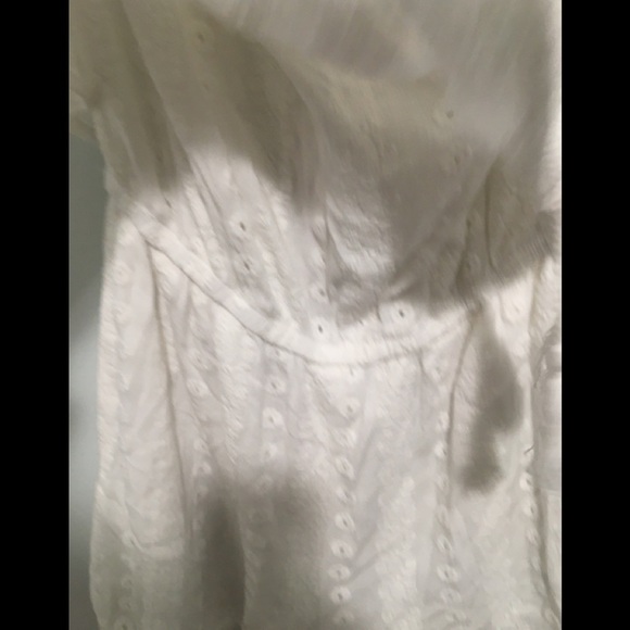 Cupcakes and Cashmere Malibu Embroidered Romper S - Picture 13 of 15